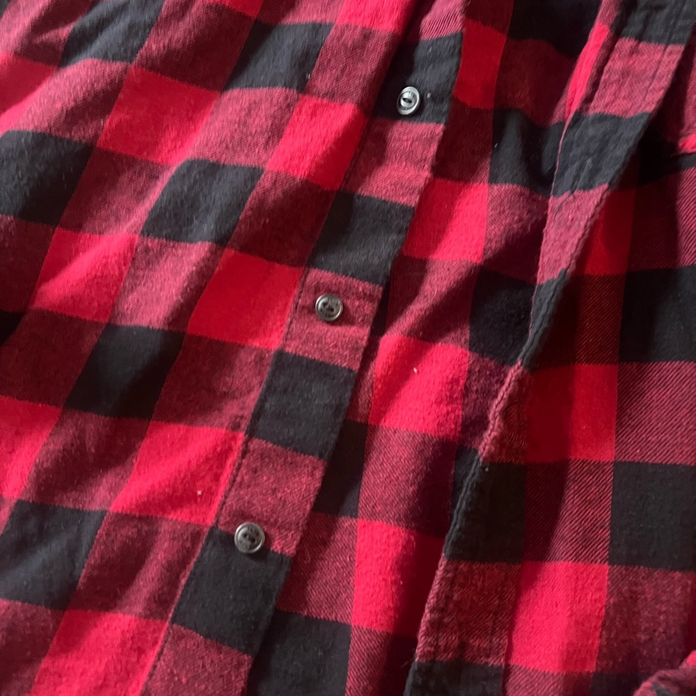 TNA Oversized Buffalo Plaid Flannel Shirt – Red & Black, Size Medium - Picture 5 of 5